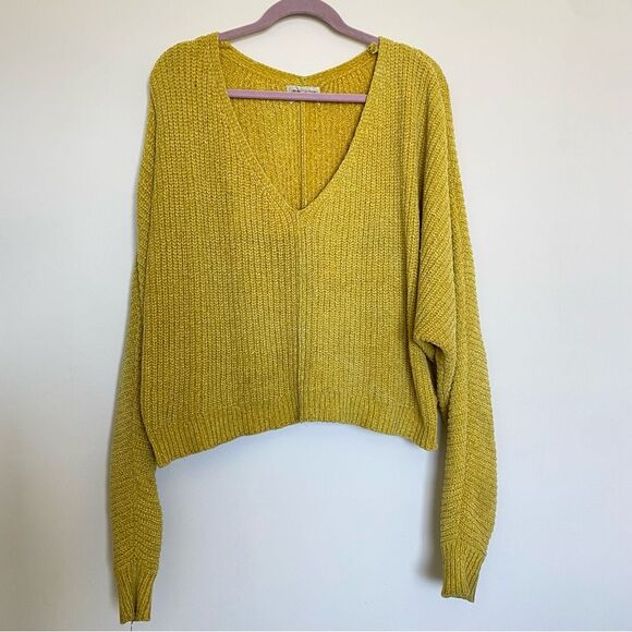 Urban Outfitters Oversized Chunky Sweater V-Nexk Mustard Fall Winter Size Small - Picture 1 of 5
